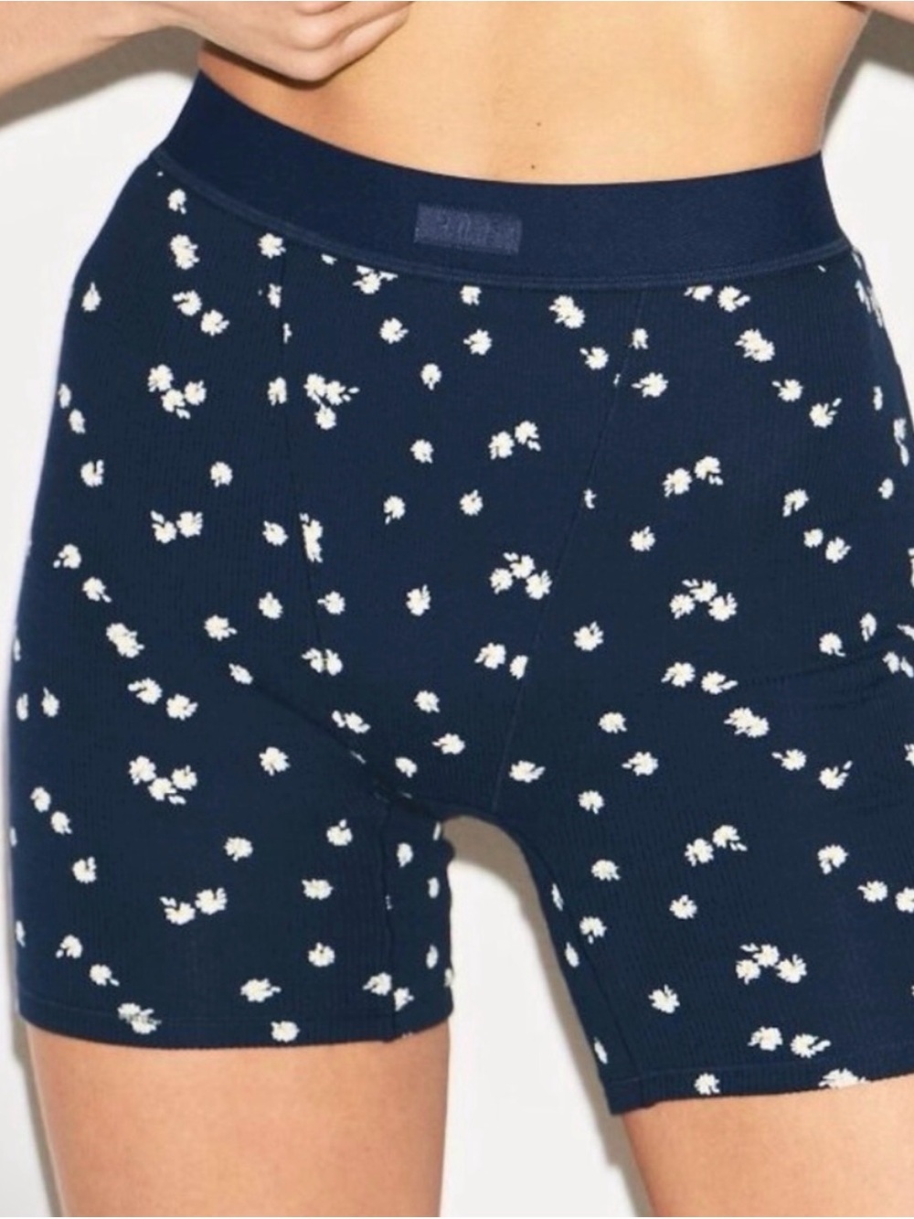 SKIMS Cotton Rib Boxer M Navy Daisy Print MSRP $38 NWOT